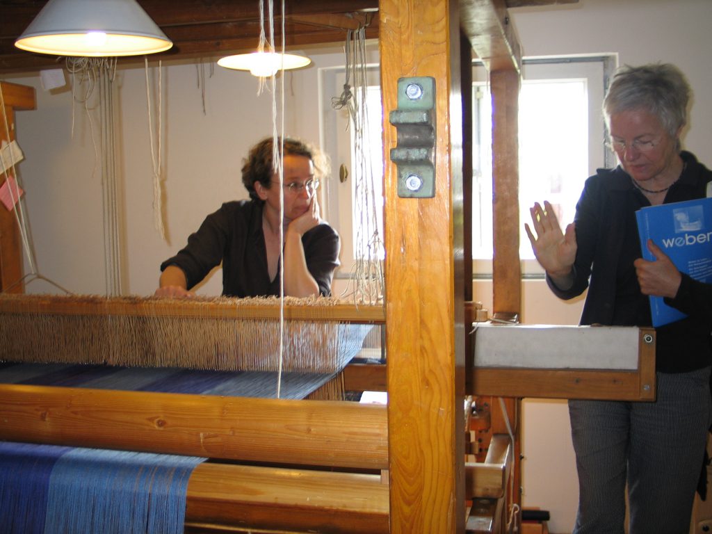 Praxisunterricht in der Webwerkstatt