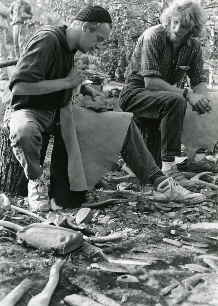 Experimentelle Archäologie: Die Bearbeitung von Flintstein will geübt sein. 
