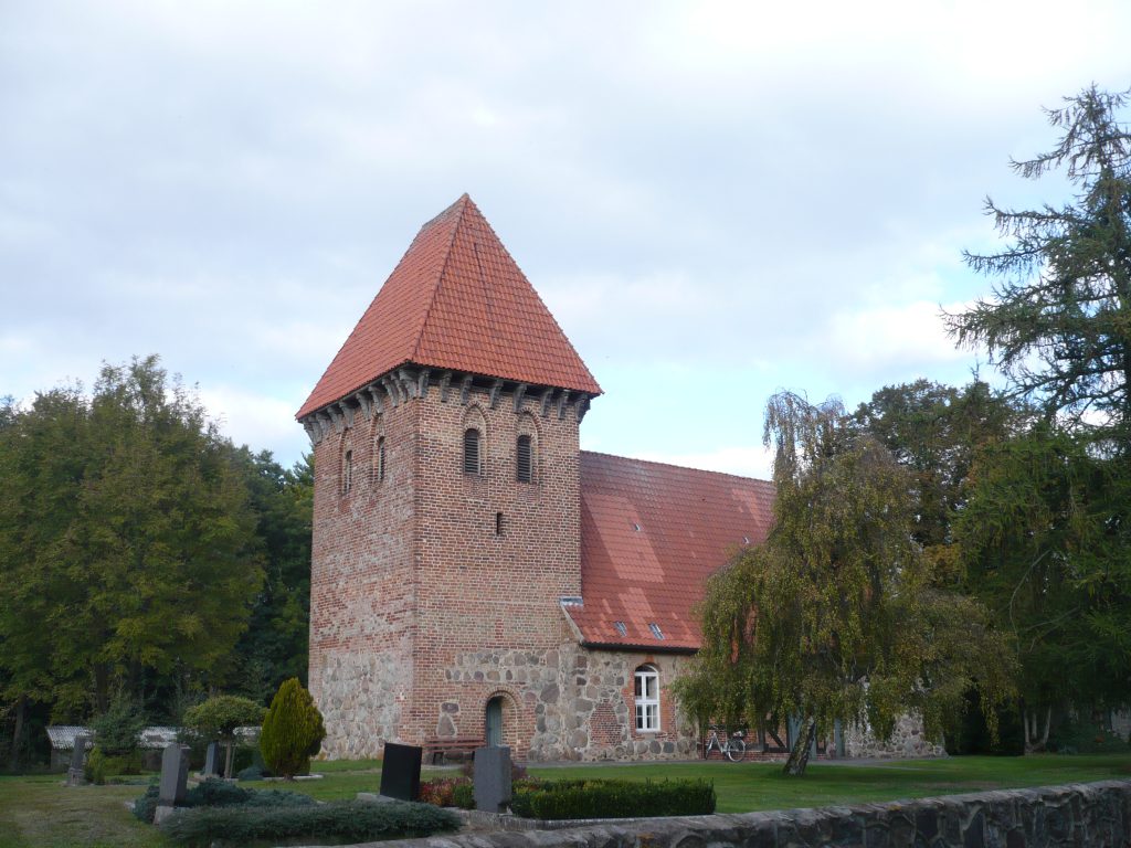Zeetze_Feldsteinkirche 1305